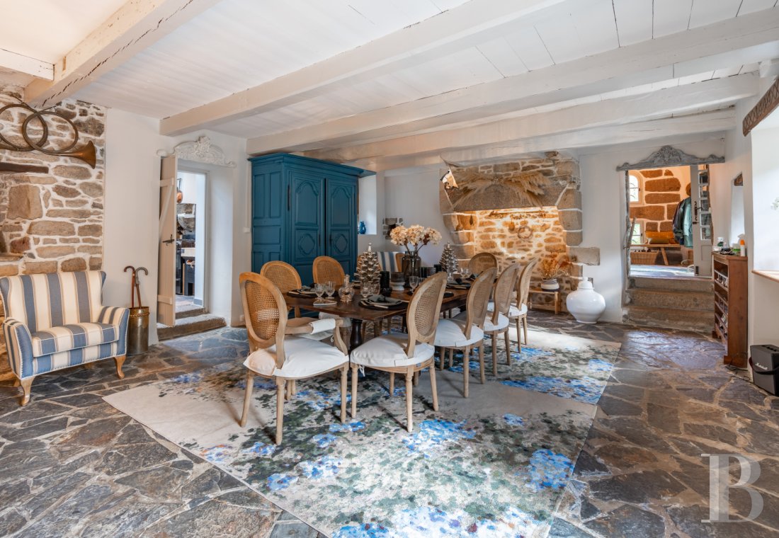 A 17th century manor house with a walled garden, in the heart of the village of Lanildut on the tip of Finistère - photo  n°12